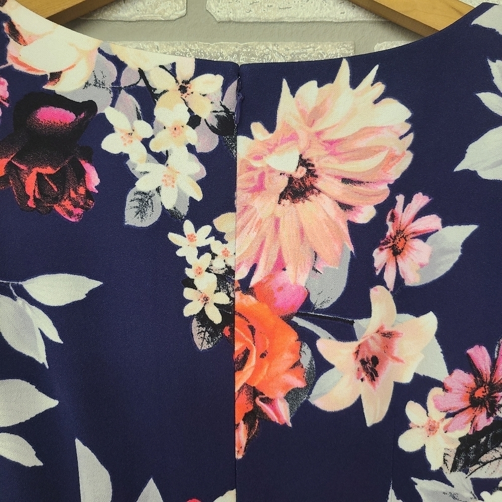 Eliza J Blue Pink Floral Short Sleeve Dress Size 4 - Picture 6 of 9